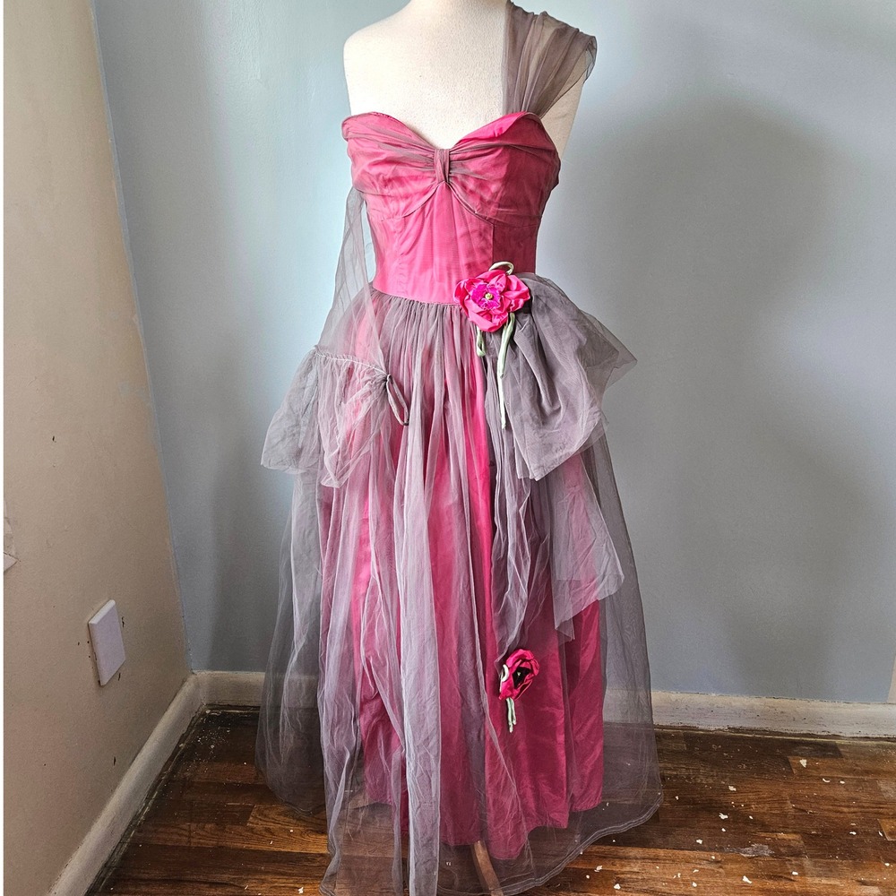 Vtg 1950s Custom Pink Taffeta Grey Tulle‎ Ball Gown Floral One Shoulder Dress